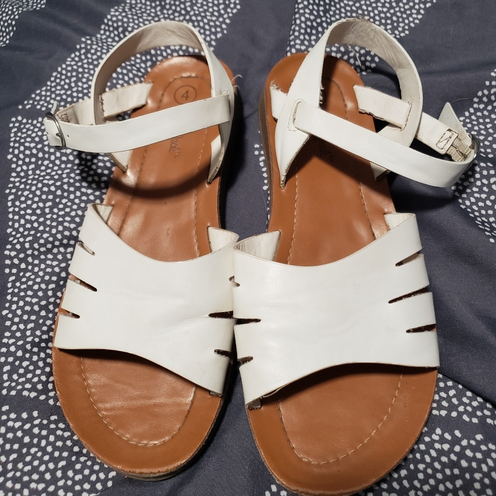 Girls Cat and Jack White Sandals Size 4